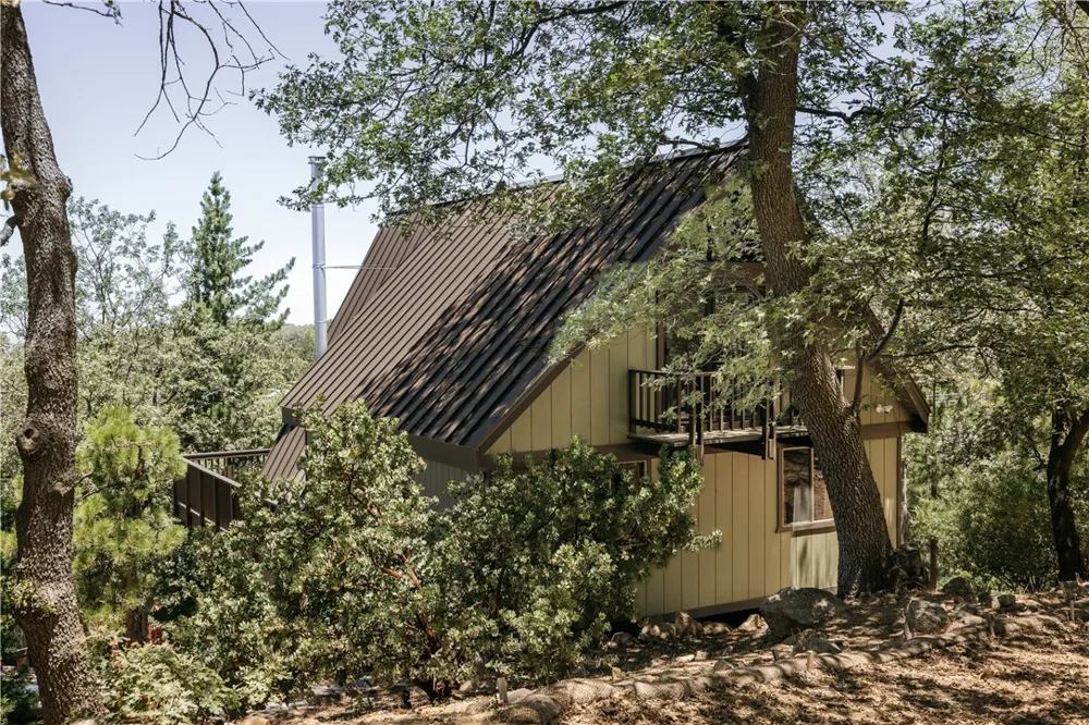 1457 Yosemite Lake Arrowhead, CA 92352