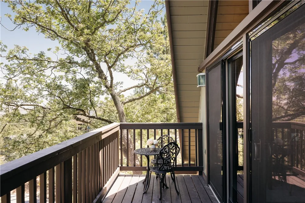 1457 Yosemite Lake Arrowhead, CA 92352
