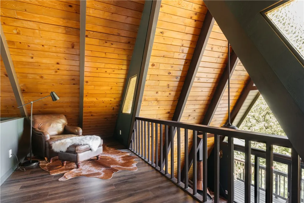 1457 Yosemite Lake Arrowhead, CA 92352