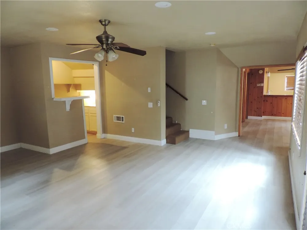 745 Sunset Sugarloaf, CA 92386