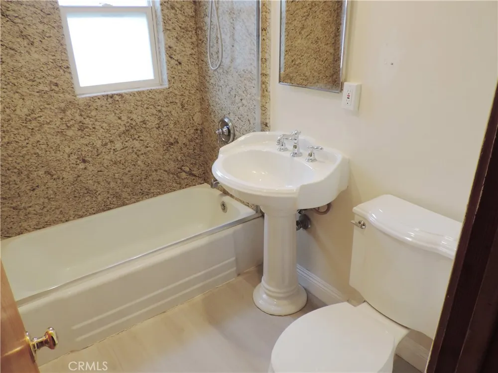 745 Sunset Sugarloaf, CA 92386
