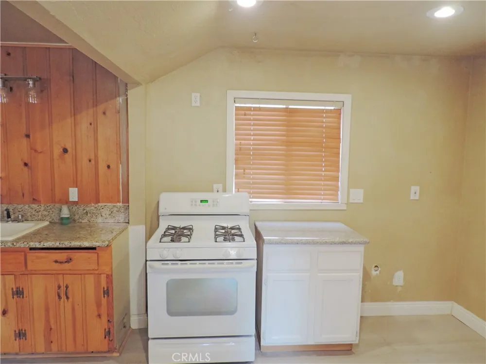 745 Sunset Sugarloaf, CA 92386