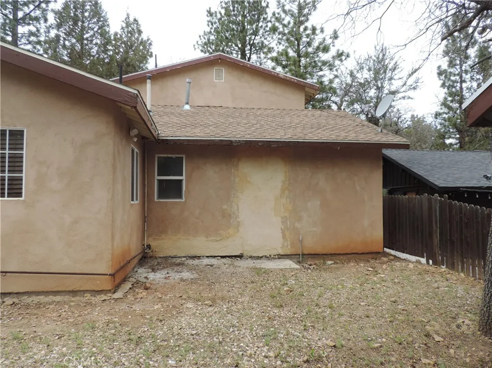 745 Sunset Sugarloaf, CA 92386