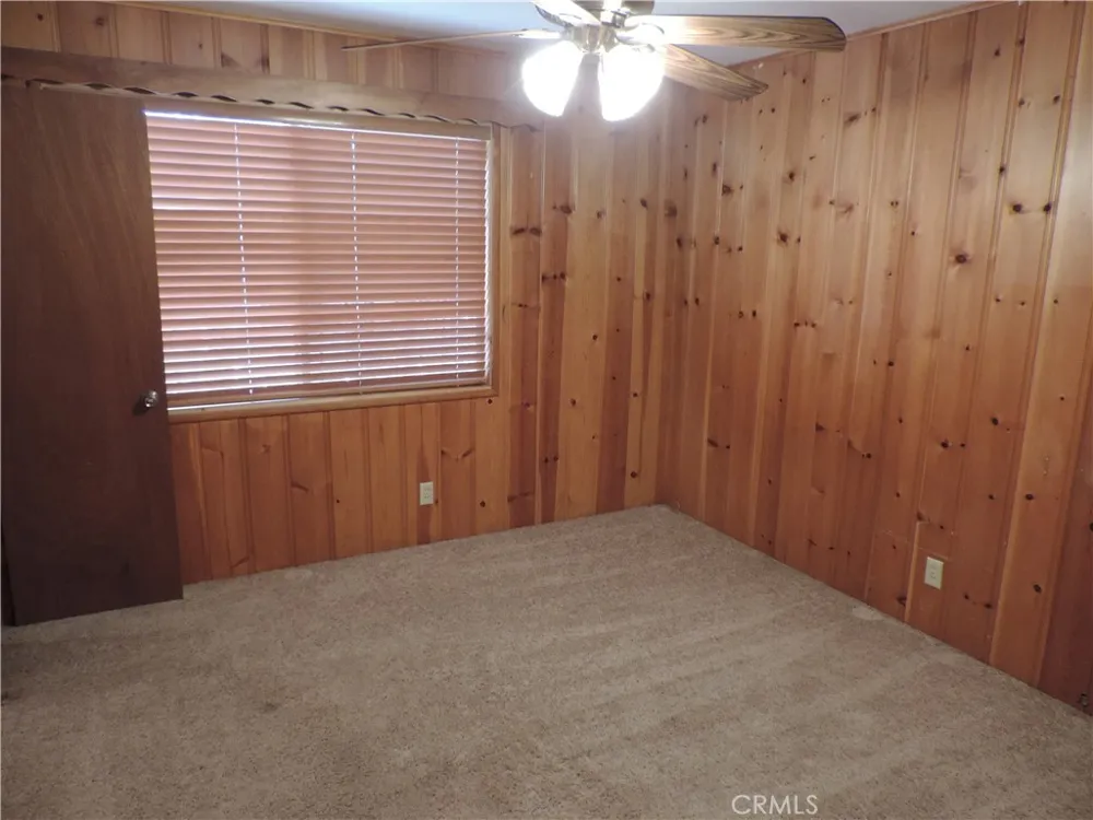 745 Sunset Sugarloaf, CA 92386