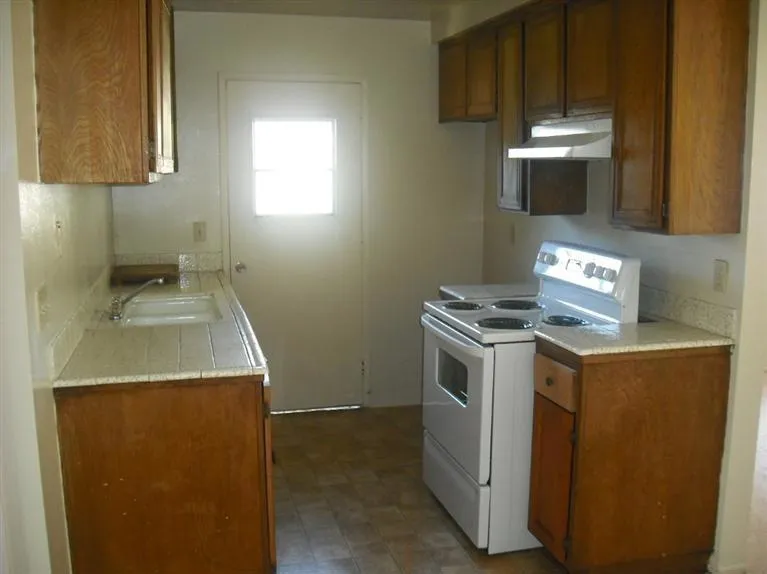 2557 Yardarm Avenue Port Hueneme, CA 93041