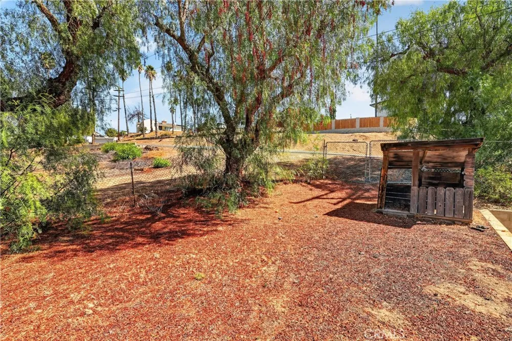 7307 Lenox Avenue Riverside, CA 92504