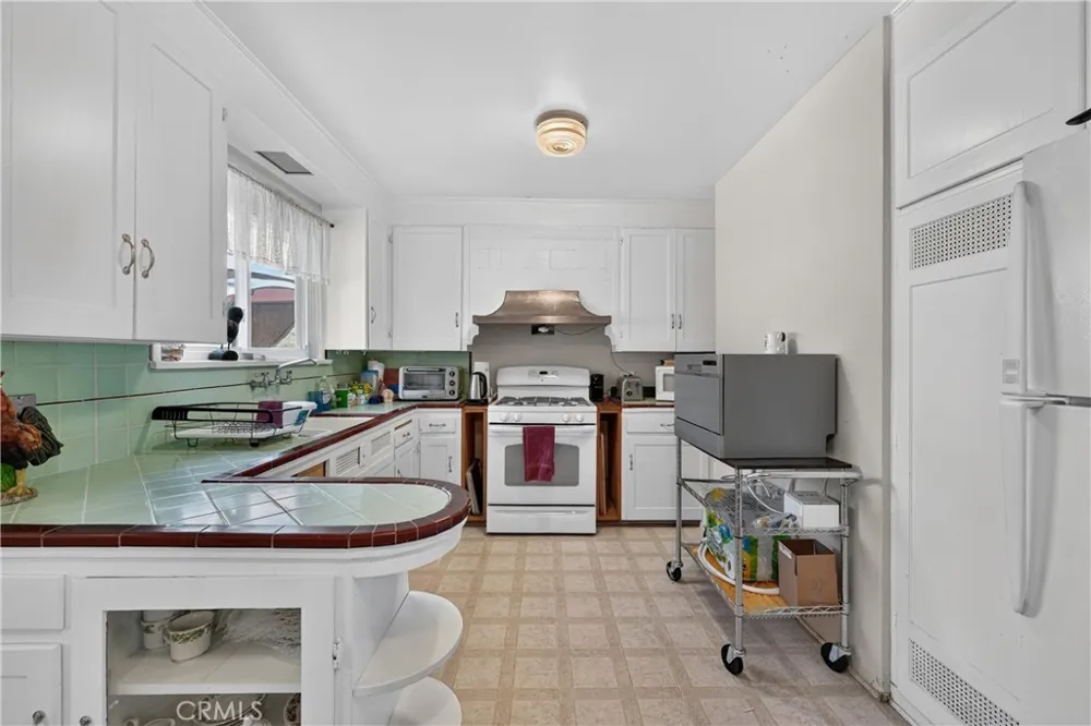 7307 Lenox Avenue Riverside, CA 92504
