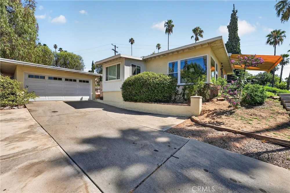 7307 Lenox Avenue Riverside, CA 92504