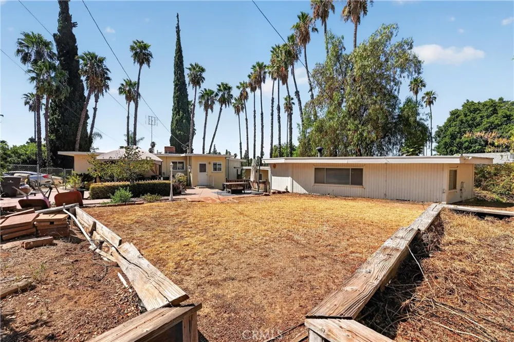 7307 Lenox Avenue Riverside, CA 92504