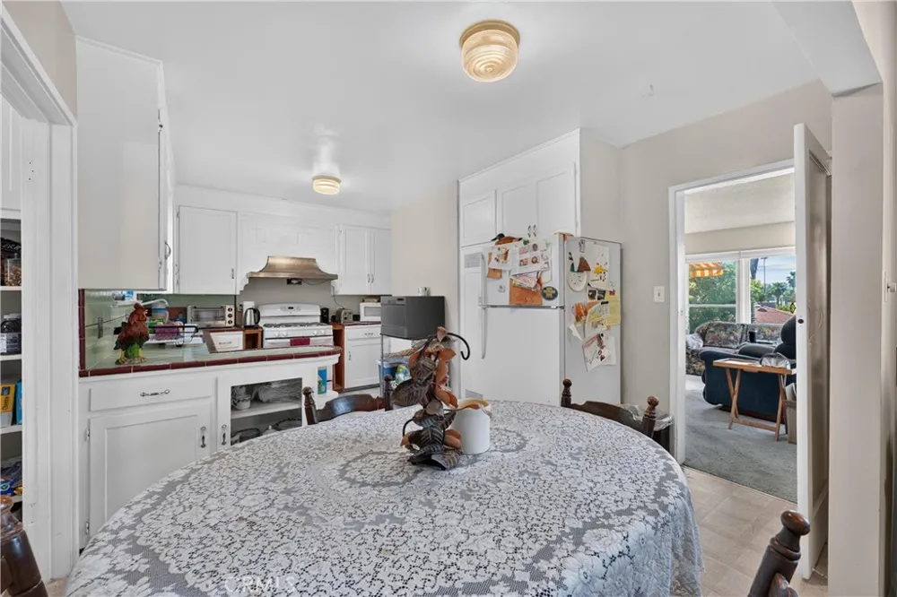 7307 Lenox Avenue Riverside, CA 92504