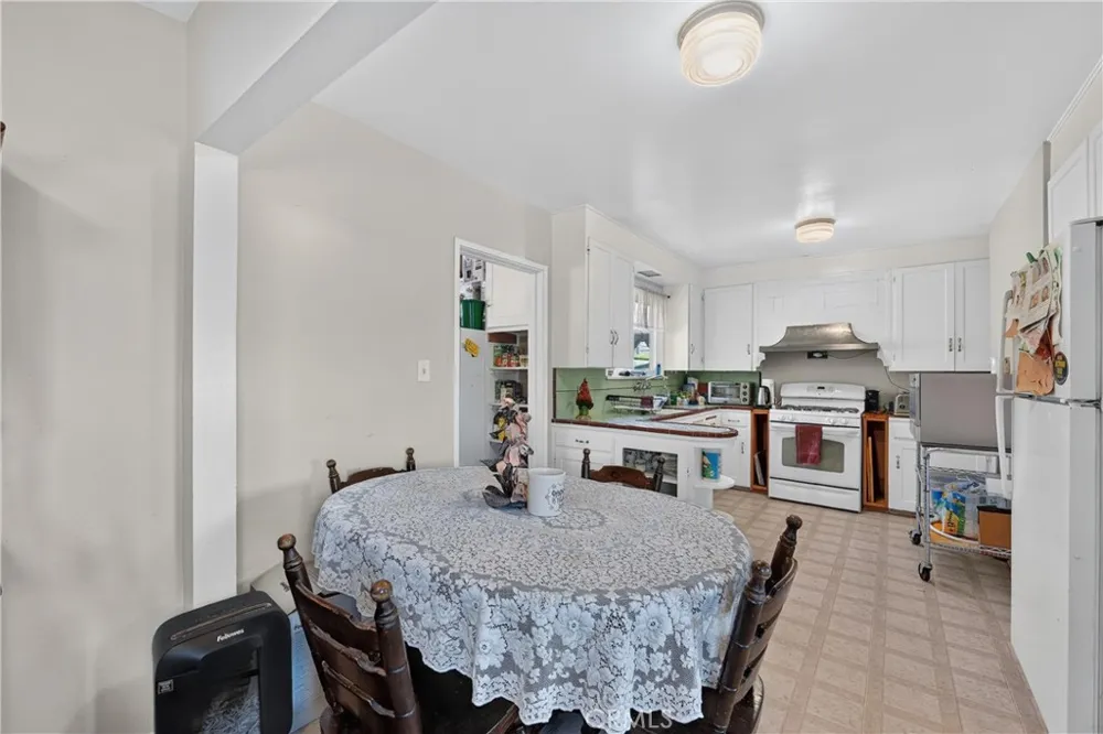 7307 Lenox Avenue Riverside, CA 92504