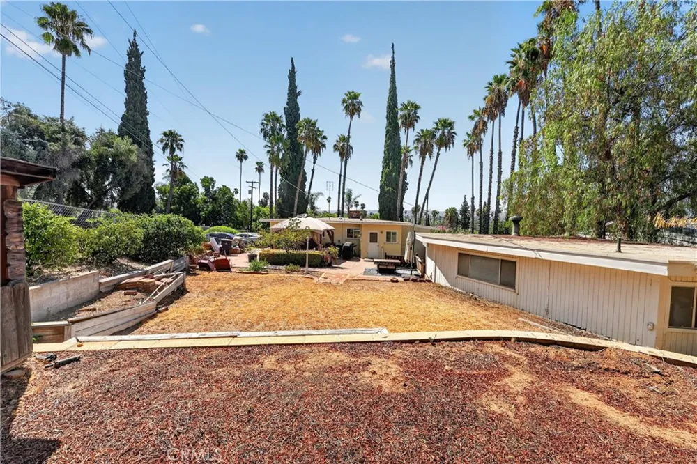 7307 Lenox Avenue Riverside, CA 92504