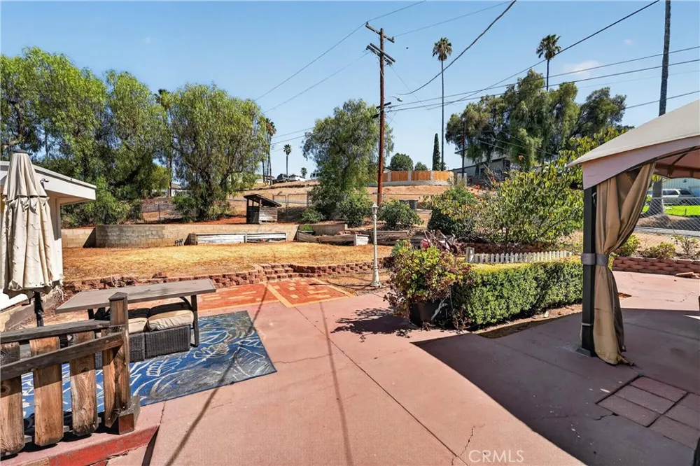 7307 Lenox Avenue Riverside, CA 92504