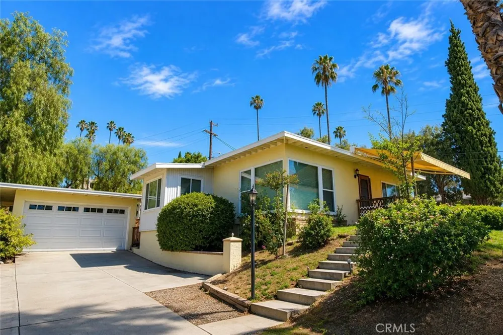 7307 Lenox Avenue Riverside, CA 92504
