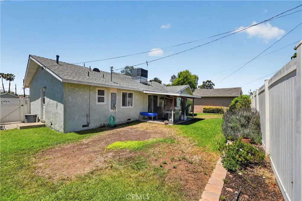 4737 Toyon Road Riverside, CA 92504