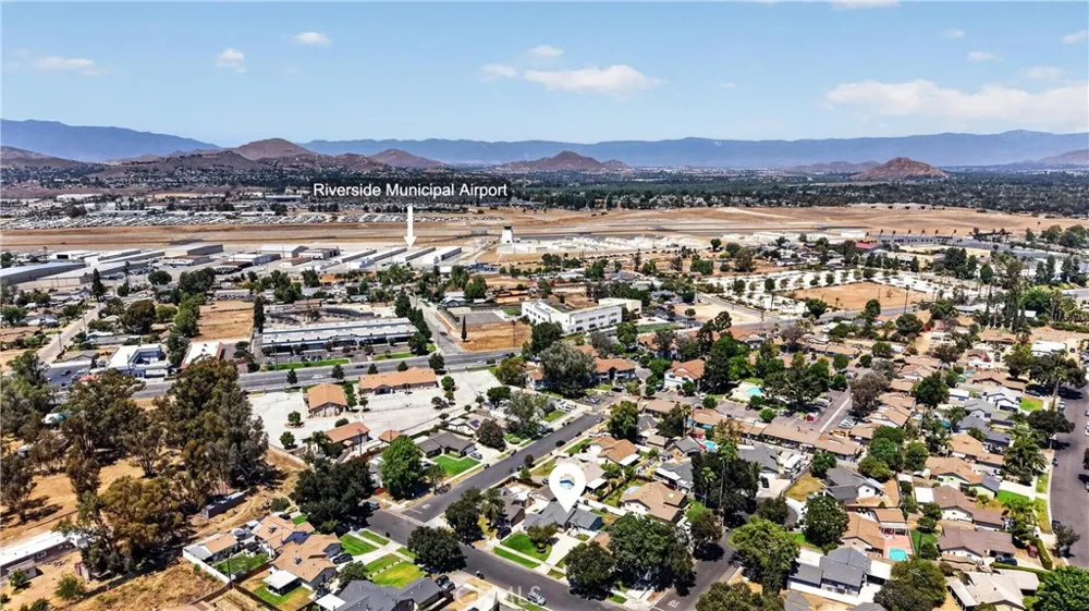 4737 Toyon Road Riverside, CA 92504