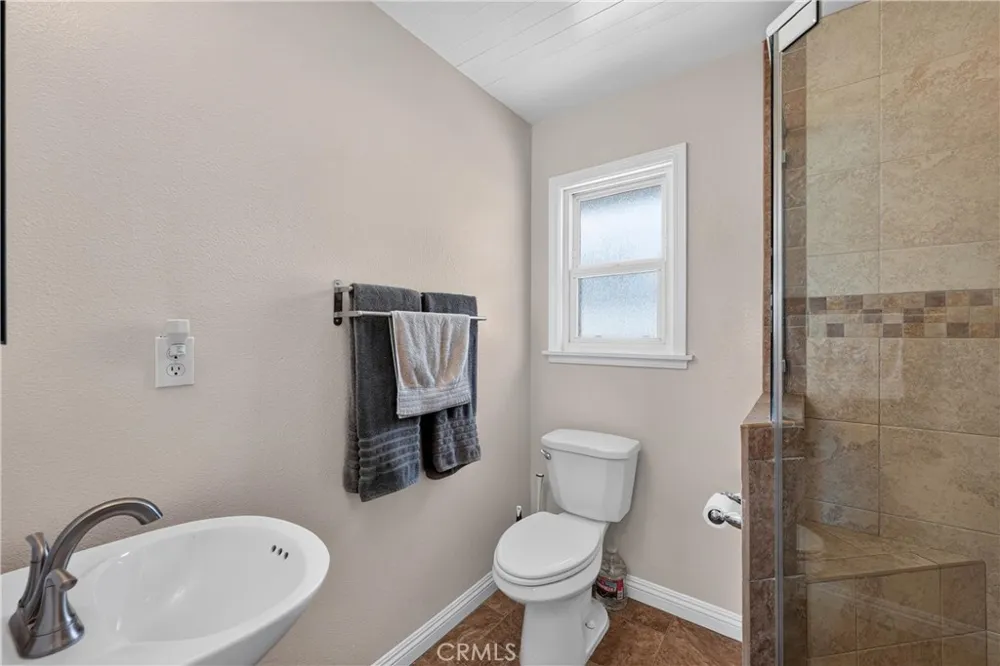 4737 Toyon Road Riverside, CA 92504