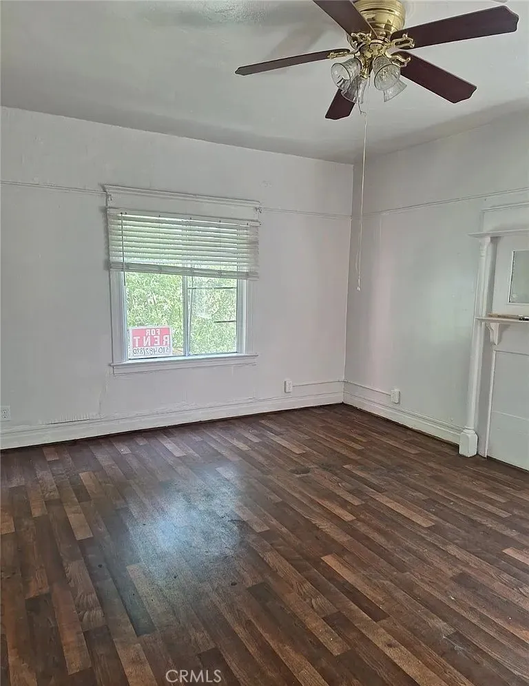 1943 Estrella Avenue Los Angeles, CA 90007