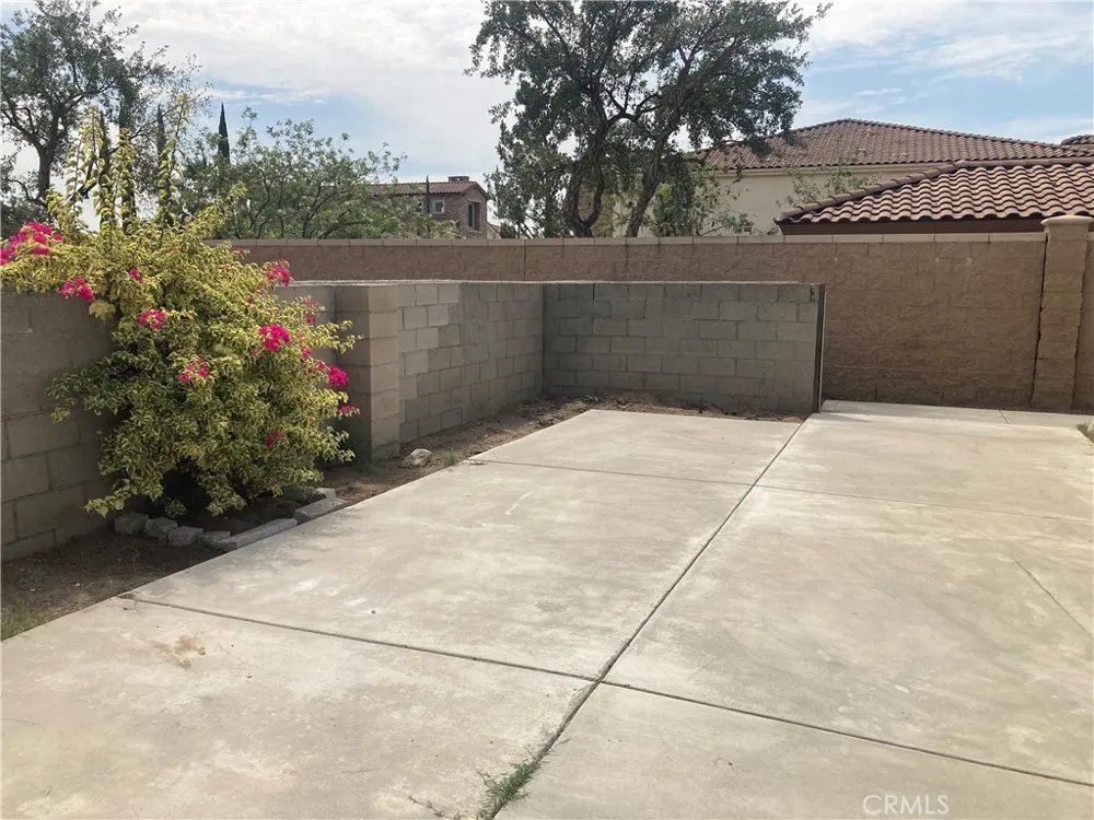 16859 Fairfax Street Fontana, CA 92336