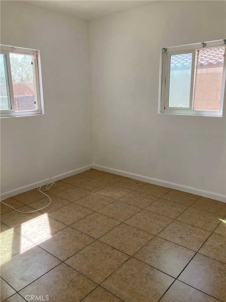 16859 Fairfax Street Fontana, CA 92336