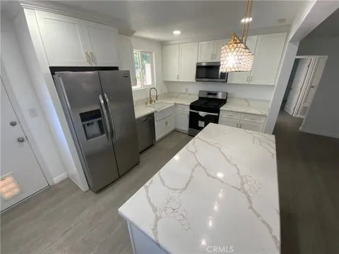 1702 S Monterey