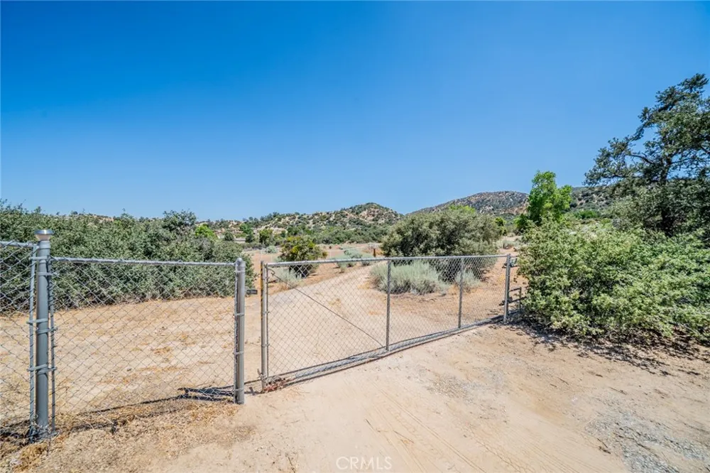 3303 HWY 2 Wrightwood, CA 92379