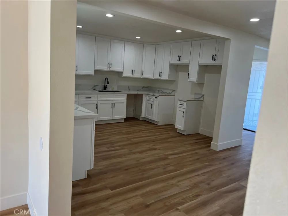 10807 Dumond Bloomington, CA 92316