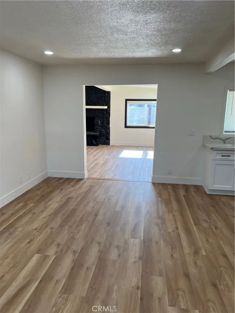 10807 Dumond Bloomington, CA 92316