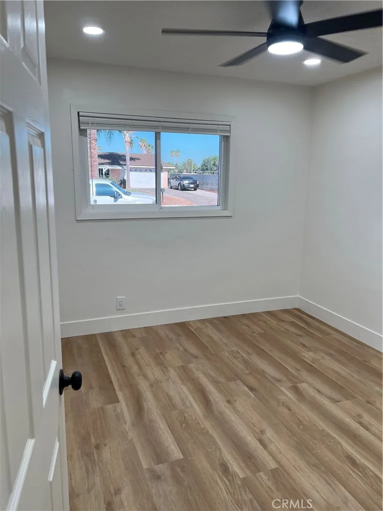 10807 Dumond Bloomington, CA 92316