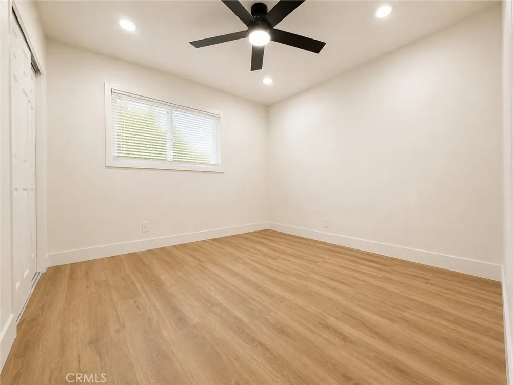 10807 Dumond Bloomington, CA 92316