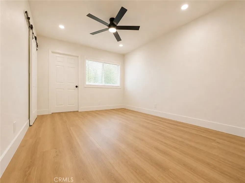 10807 Dumond Bloomington, CA 92316