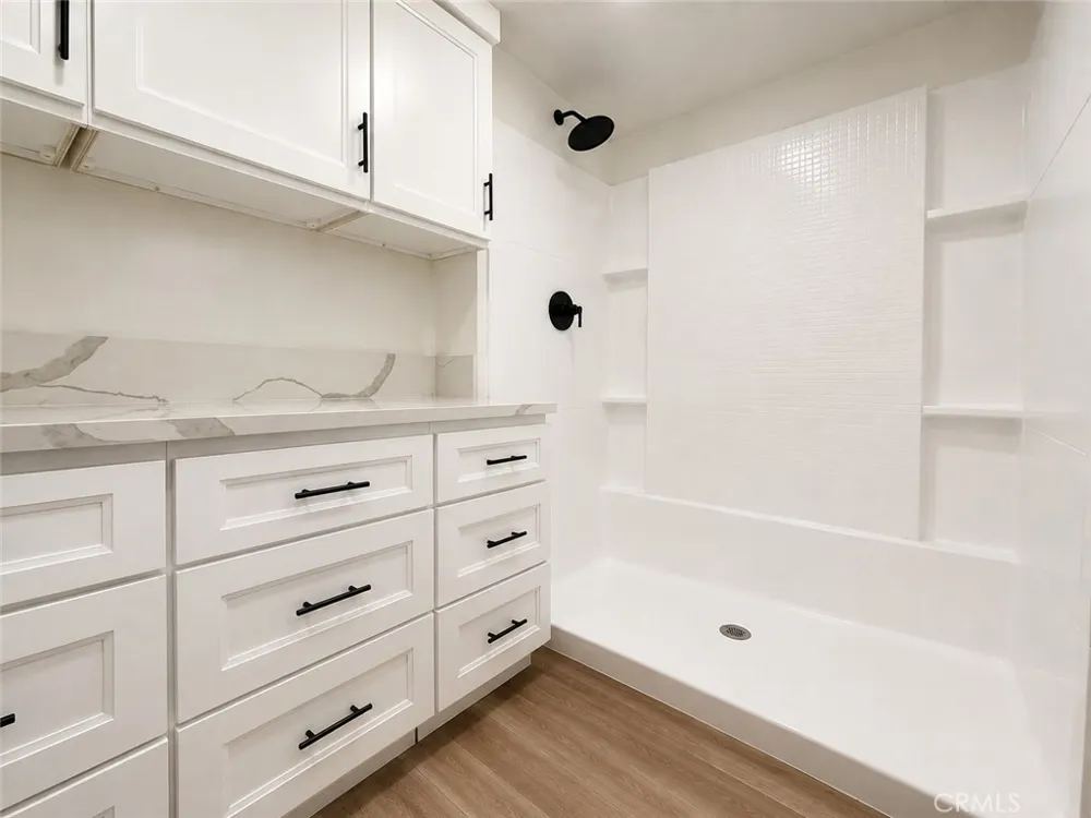 10807 Dumond Bloomington, CA 92316