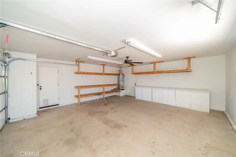 13786 Crow Apple Valley, CA 92307