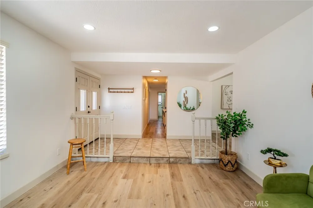 13786 Crow Apple Valley, CA 92307