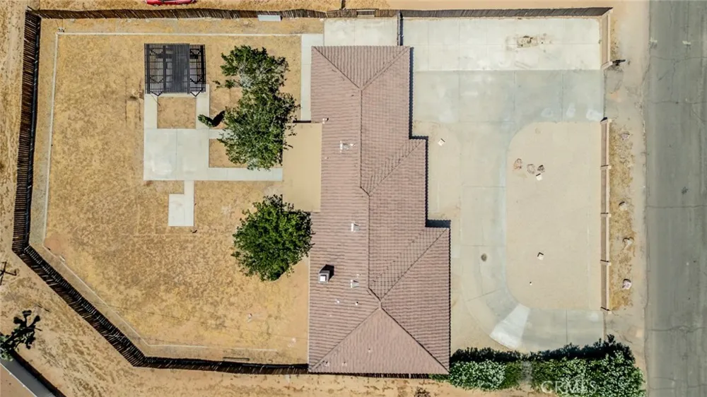 13786 Crow Apple Valley, CA 92307