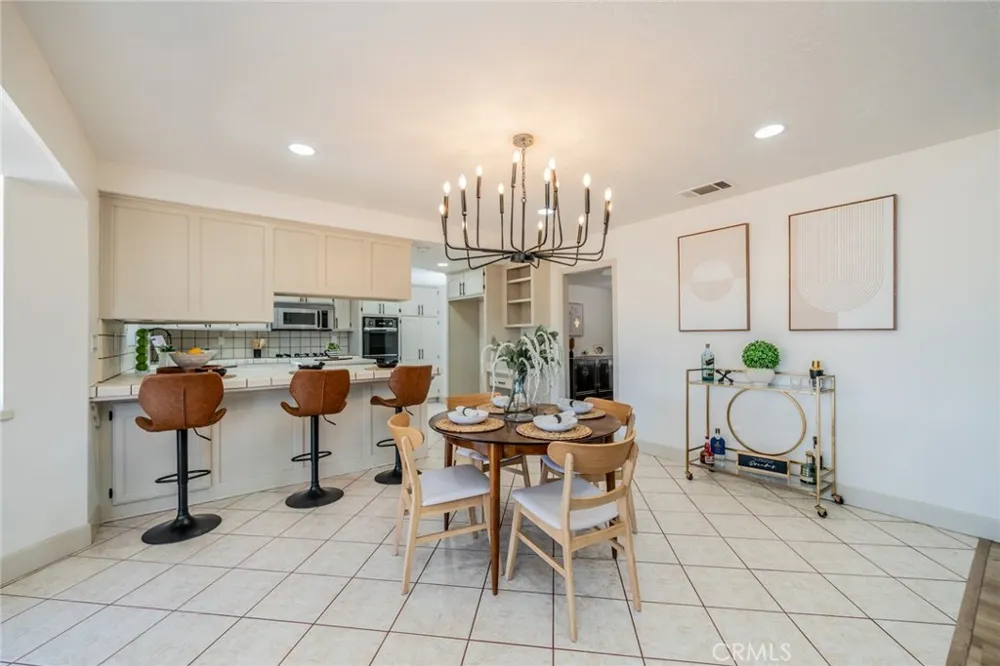 13786 Crow Apple Valley, CA 92307