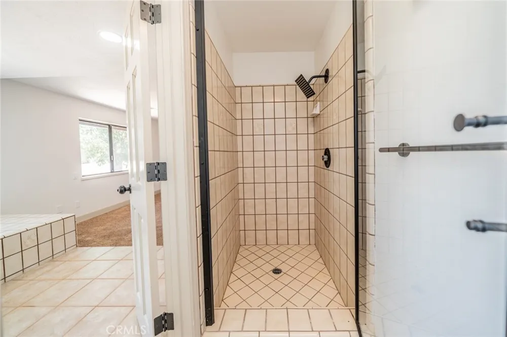 13786 Crow Apple Valley, CA 92307