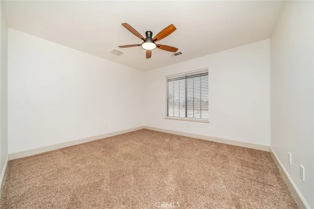13786 Crow Apple Valley, CA 92307