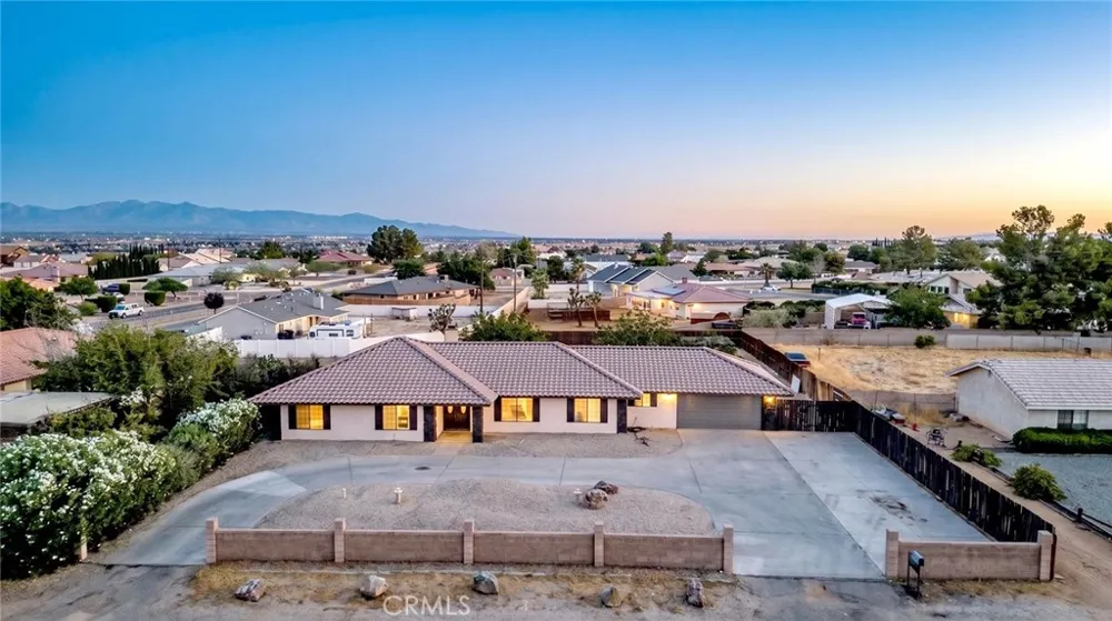 13786 Crow Apple Valley, CA 92307
