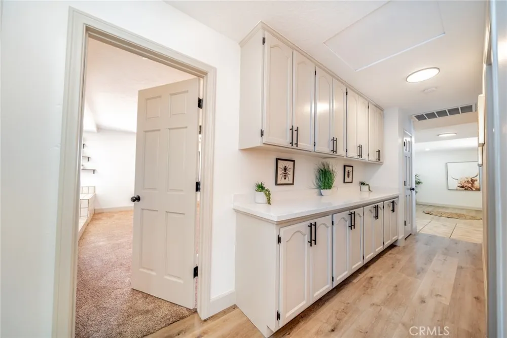 13786 Crow Apple Valley, CA 92307