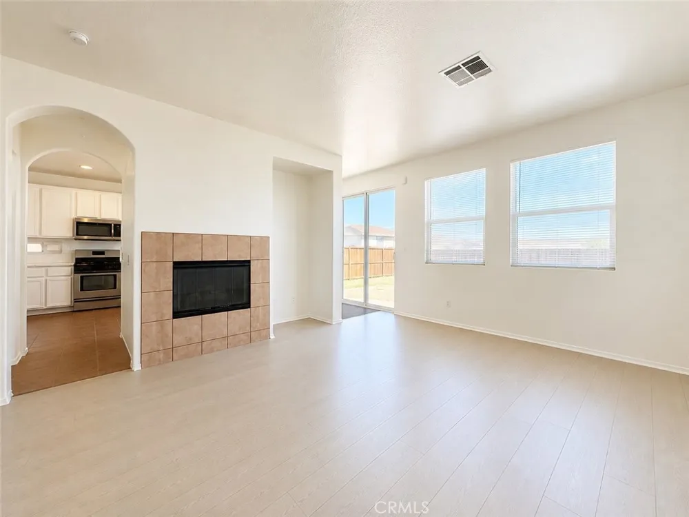 14444 Moon Valley Victorville, CA 92394