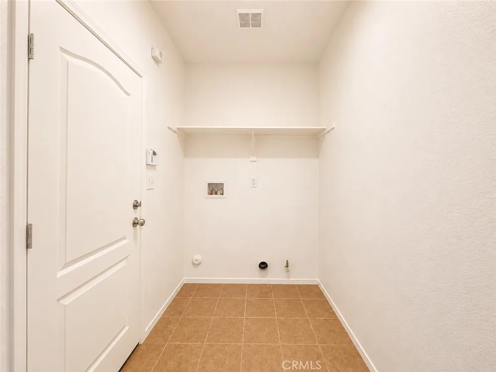 14444 Moon Valley Victorville, CA 92394
