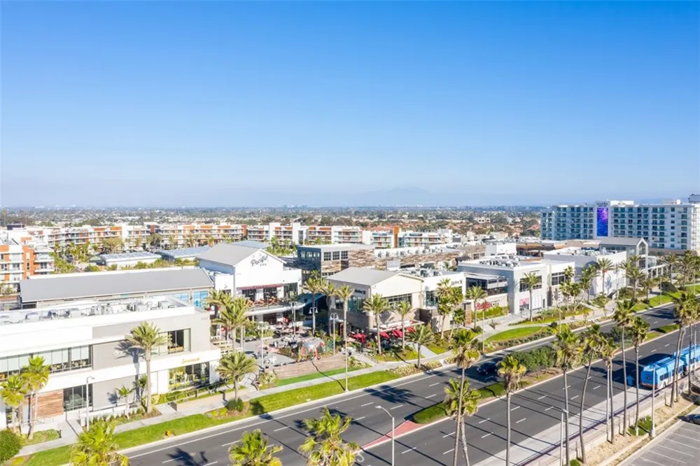 200 Pacific coast Highway #M50 Huntington Beach, CA 92648