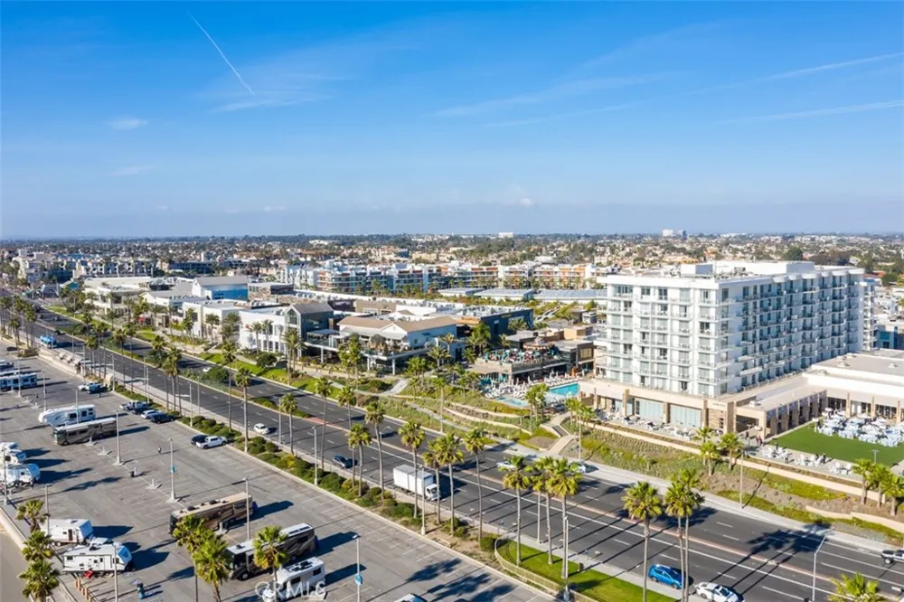 200 Pacific coast Highway #M50 Huntington Beach, CA 92648