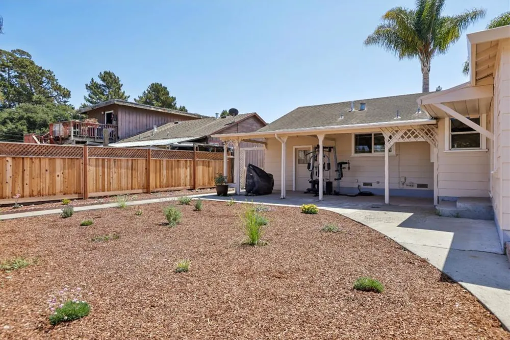 12 Taylor Road Watsonville, CA 95076