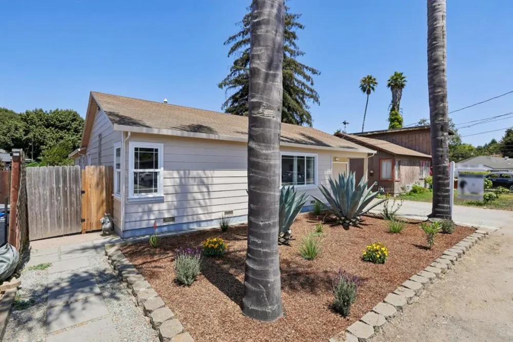 12 Taylor Road Watsonville, CA 95076