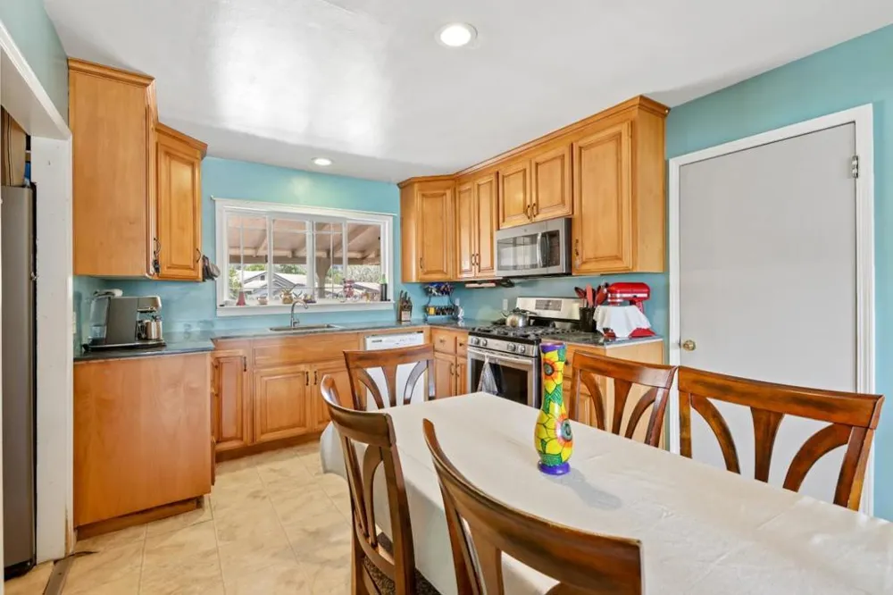 12 Taylor Road Watsonville, CA 95076