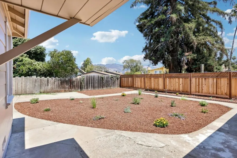 12 Taylor Road Watsonville, CA 95076