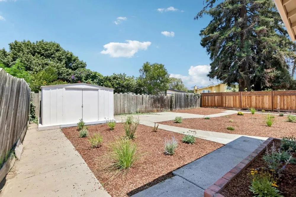 12 Taylor Road Watsonville, CA 95076