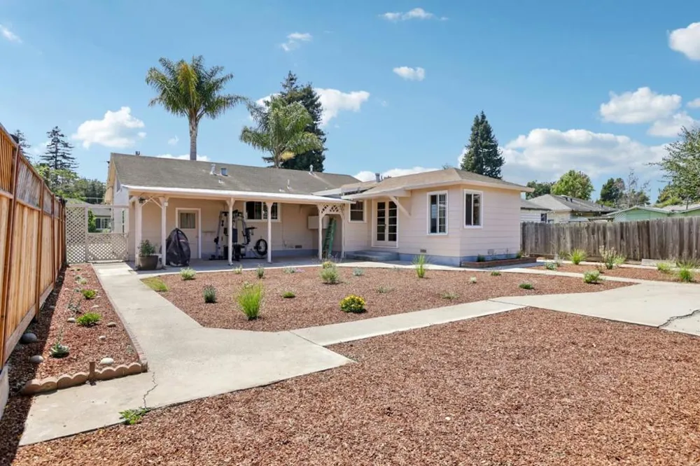 12 Taylor Road Watsonville, CA 95076